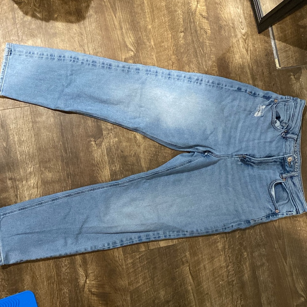American Eagle Size 8 Mom Jeans high rise